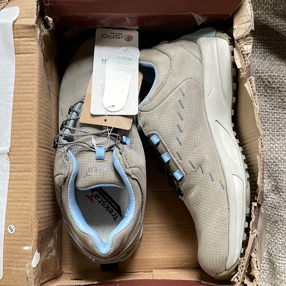 New womens sz 7 treksta hands free 109 grey sneaker /hiker
